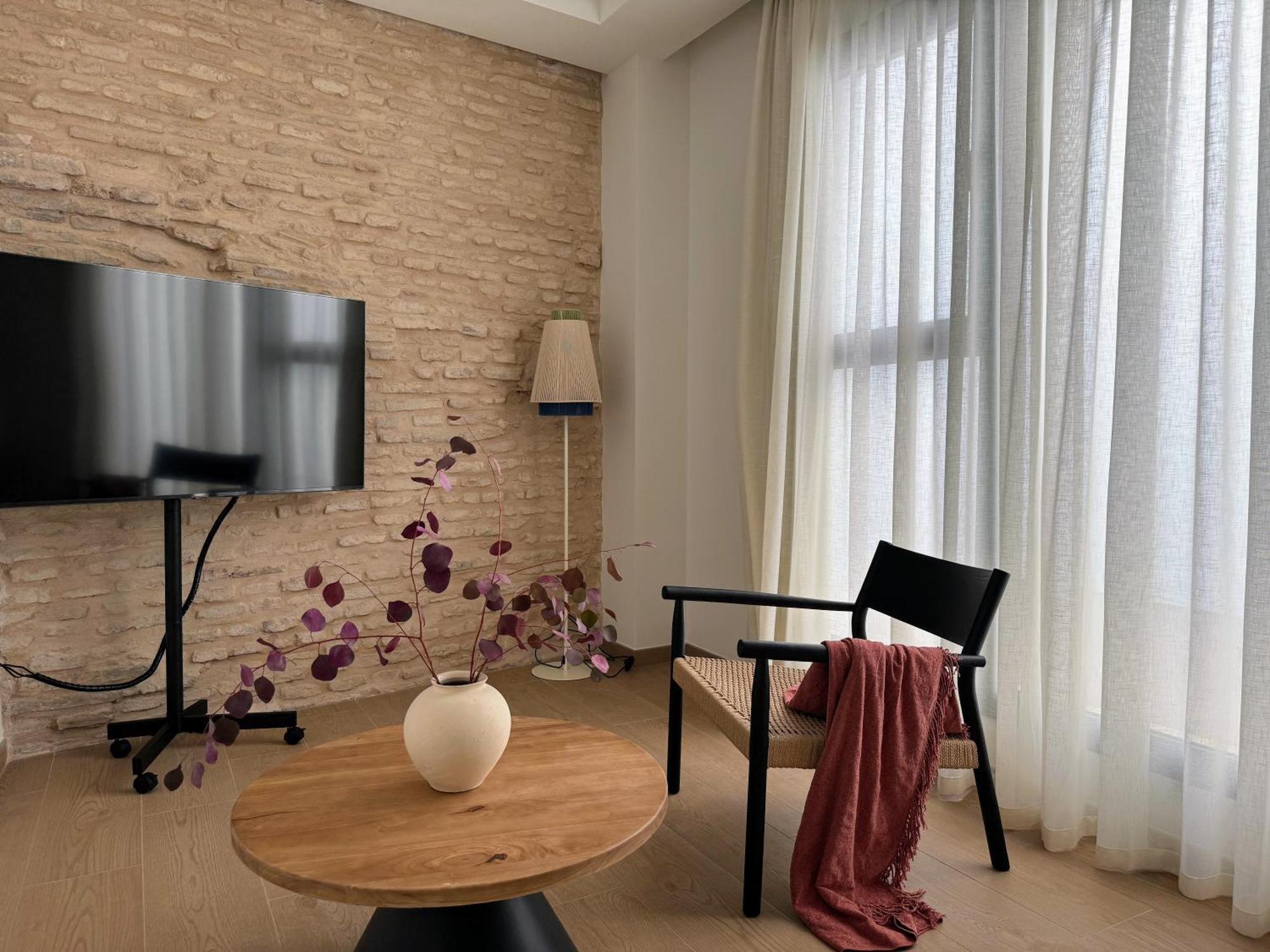 Redes Royale Apartments By Misterhost Севилья Экстерьер фото